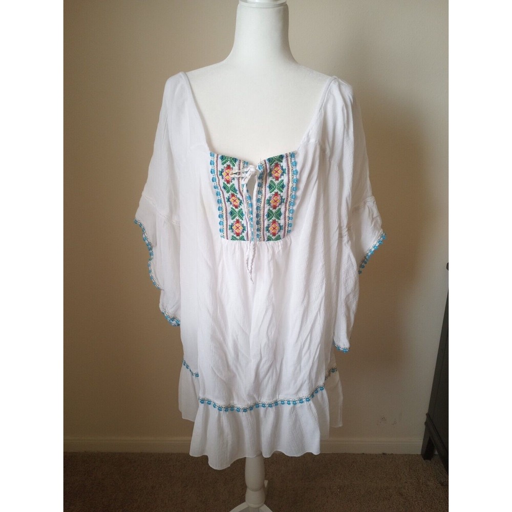 Young Threads XXL Shirt Woman's Peasant White with Floral Embroidery
